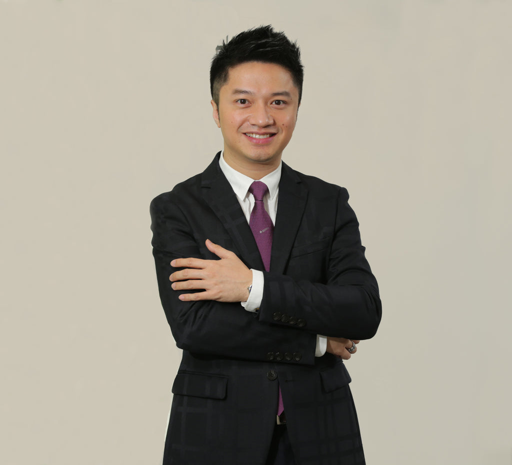 A gem dealer’s journal: Dive in the life of an auction master with Stewart Young