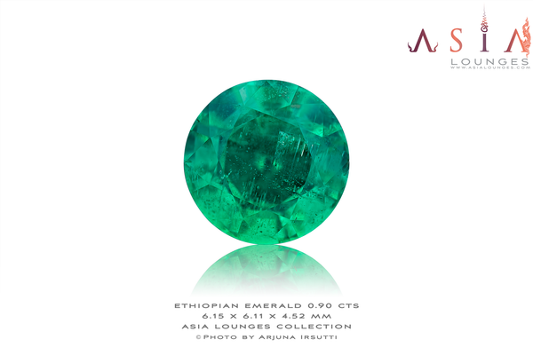 Fine Ethiopian Untreated Emerald 0.90 cts - Asia Lounges