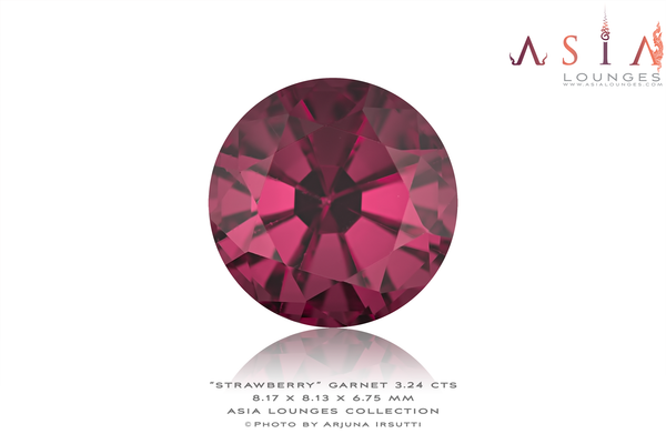 Tanzanian Strawberry Garnet 3.24 cts - Asia Lounges