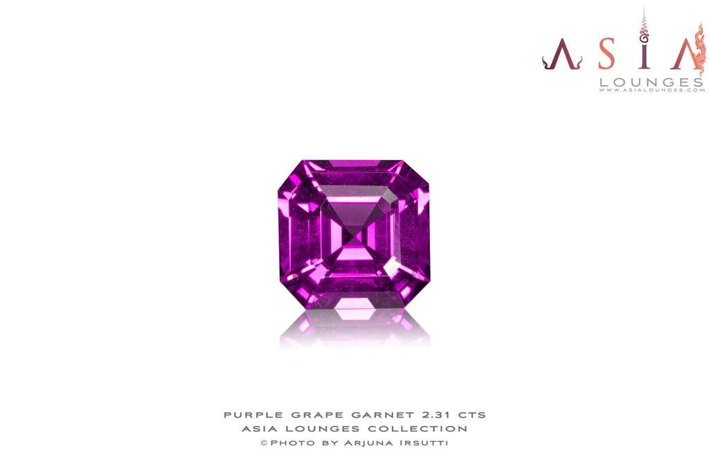 Mozambique "Grape" Garnet 2.31 cts - Asia Lounges