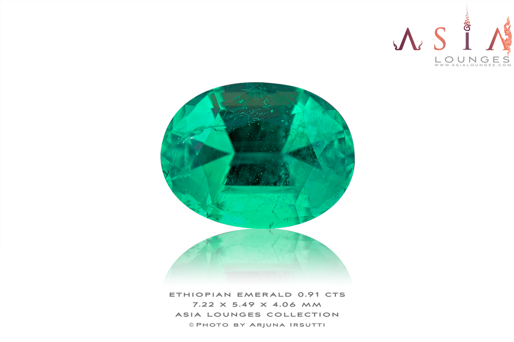 Superbe Minor Oil Ethiopian Emerald 0.91 cts - Asia Lounges