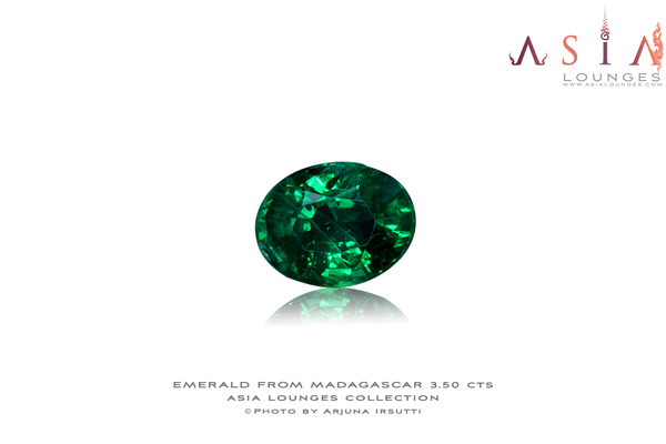 Madagascar No Oiled Vivid Green Emerald 3.50 cts - Asia Lounges
