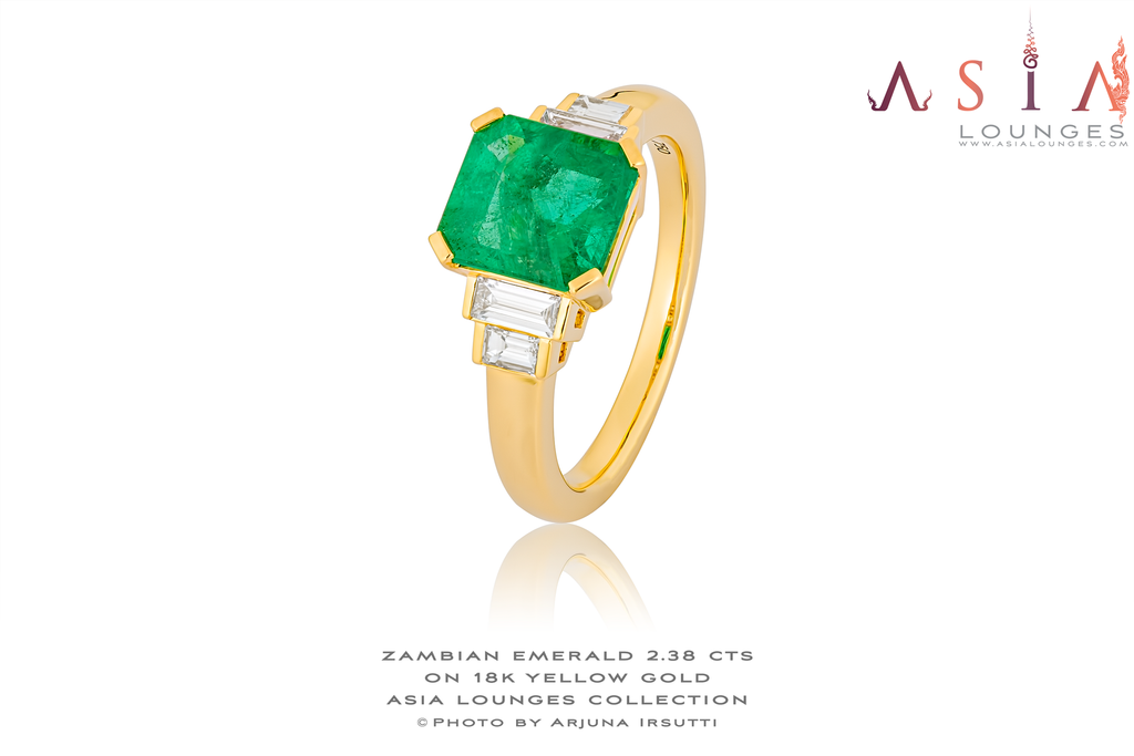 Classic and Elegant Zambian Emerald Ring and Diamonds on 18k Yellow Gold - Asia Lounges